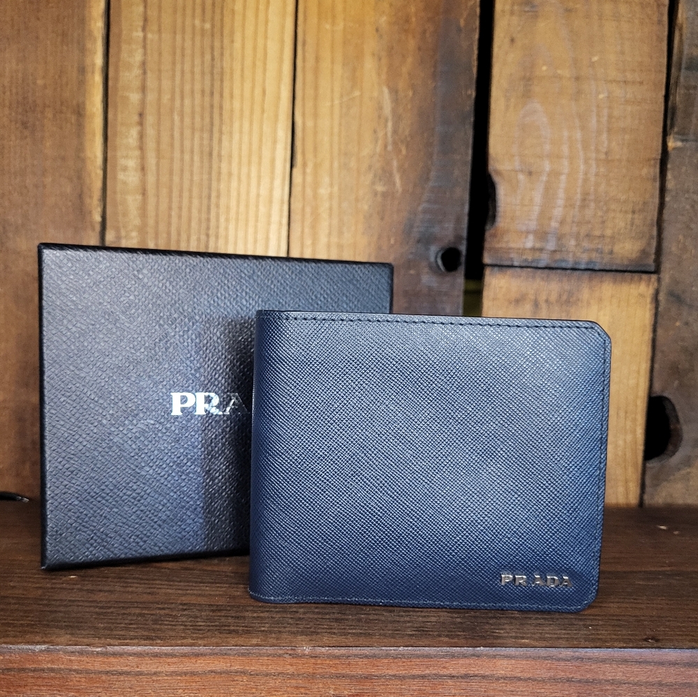Prada Men's Wallet Baltic Blue Saffiano leather Wallet